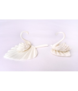 WHITE SWAN