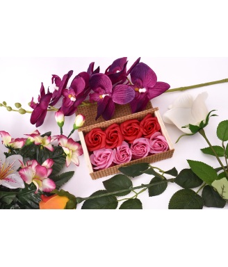 Akito Roses Soap